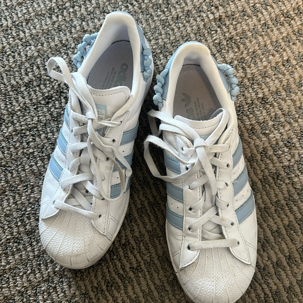 Adidas Women's Superstar Classic Sneakers Size 7.5 White and light blue